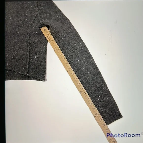 Romeo & Juliet Cropped Sweater Size-S - Picture 5 of 10